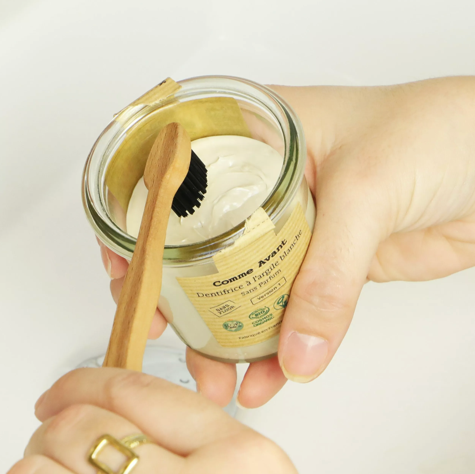 Dentifrice en pâte à l'argile blanche (sans fluor)